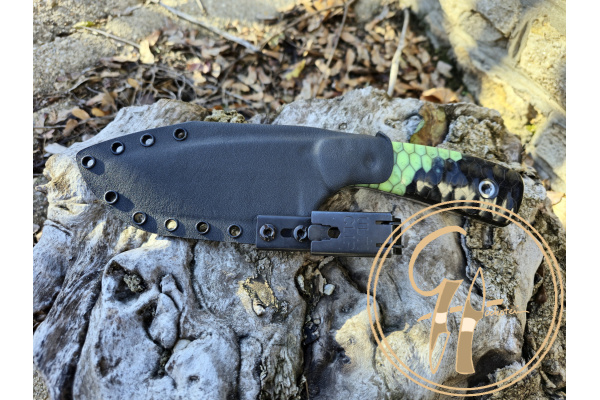 bushcraft_juggernaut_venom_honeycomb_n690_stainless_kydex_knife