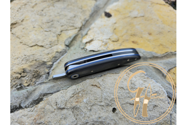 razor_friction_rwl34_titanium_carbon_blue_folder1